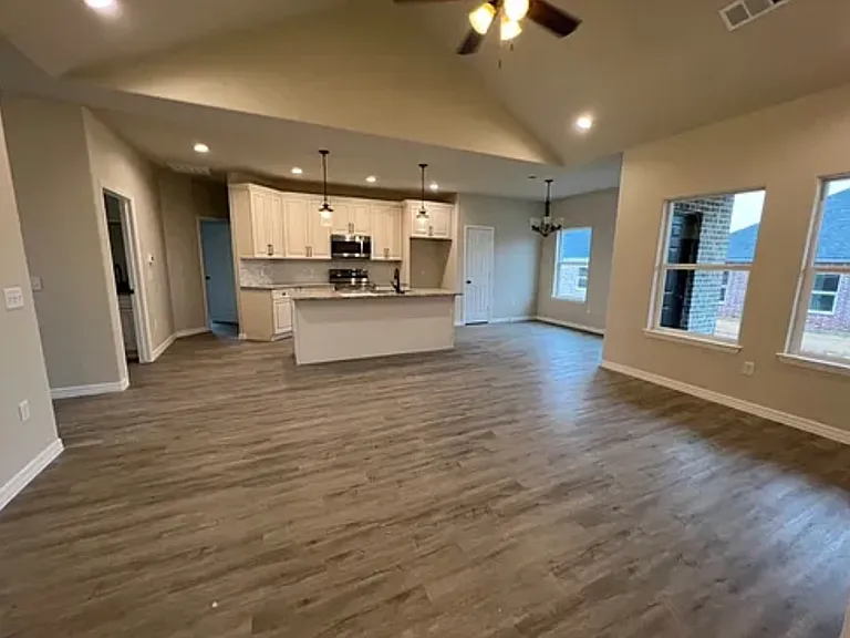 5610 Neptune Rd — Photo 3