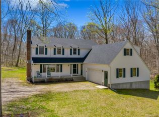 7 Boston Dr, Ledyard, CT 06339