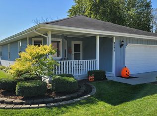 2325 Gale Ln, Elgin, IL 60123