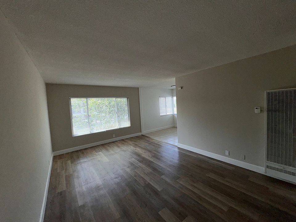 1st image of 1037 E 4th St APT 8