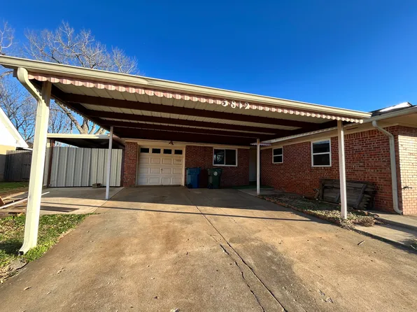 3812 Rosewood Dr, Midwest City, OK 73110