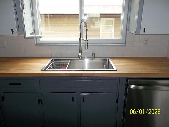 3rd image of 651 W 2nd St