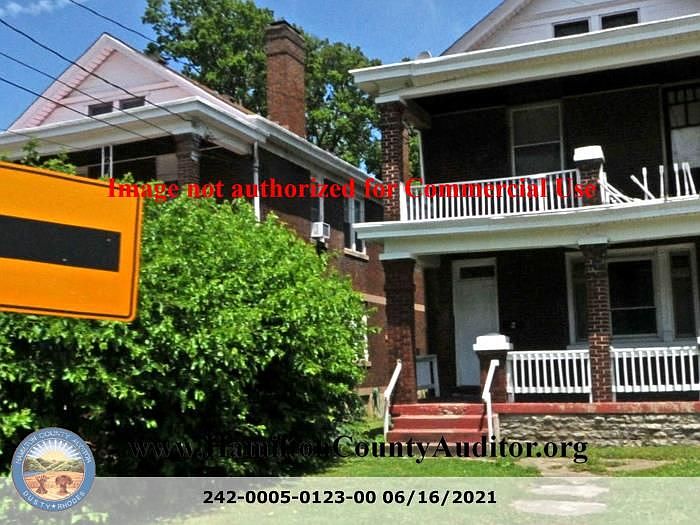 2 bd 1053 sq ft with porch and laundry