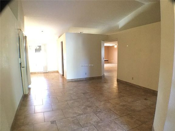 2nd image of 722 Skipjack Dr #0