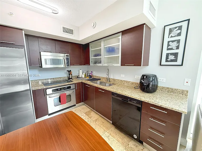 41 SE 5th St #602 — Photo 8