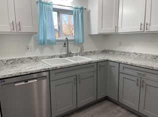 106 Suncrest Rd, Talent, OR 97540