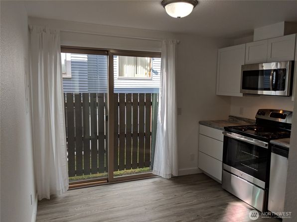 210 Spruce St E, Ilwaco, WA 98624