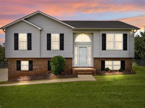 132 Belmont Place Dr, King, NC 27021