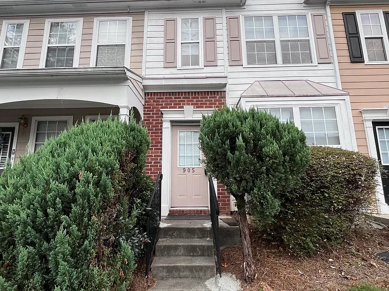 905 Redwood Dr — Photo 1