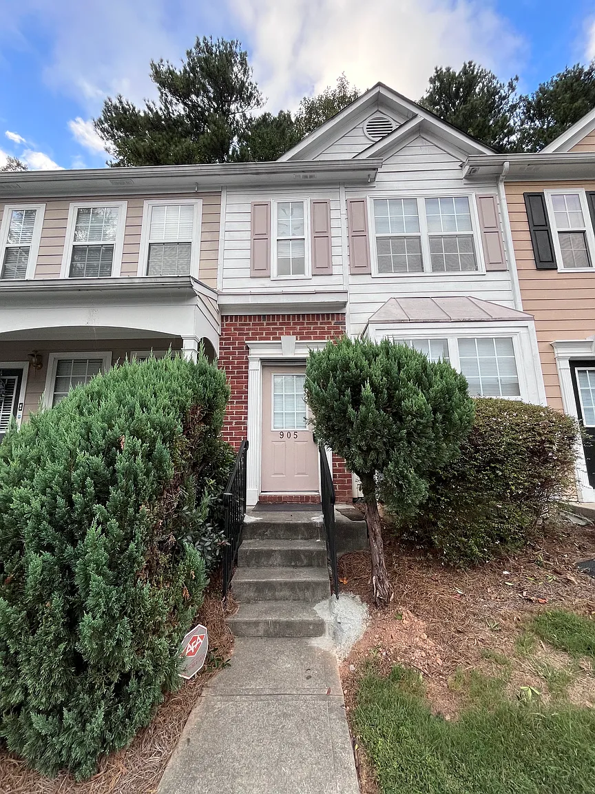 905 Redwood Dr photo 1
