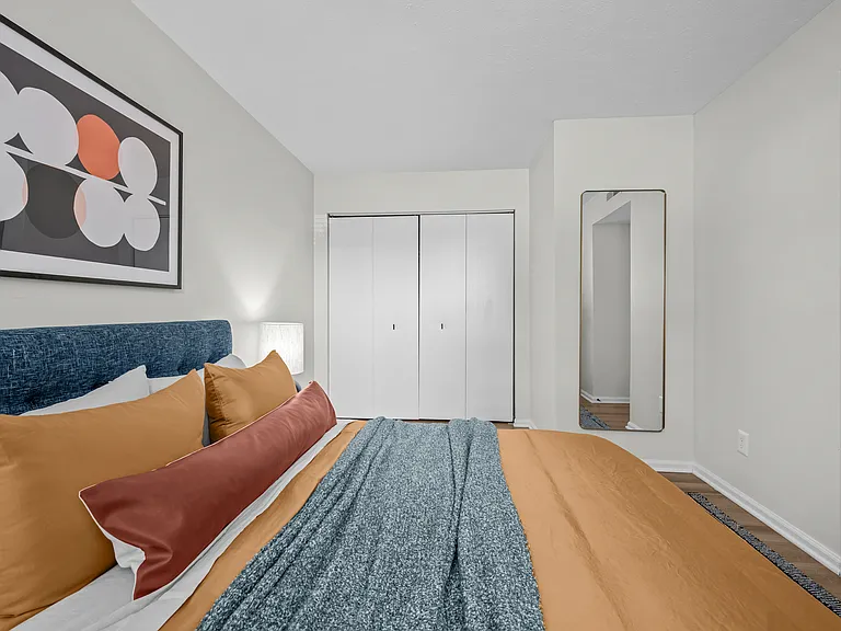 Primary Bedroom - Oversized Closet - Platinum Interior
