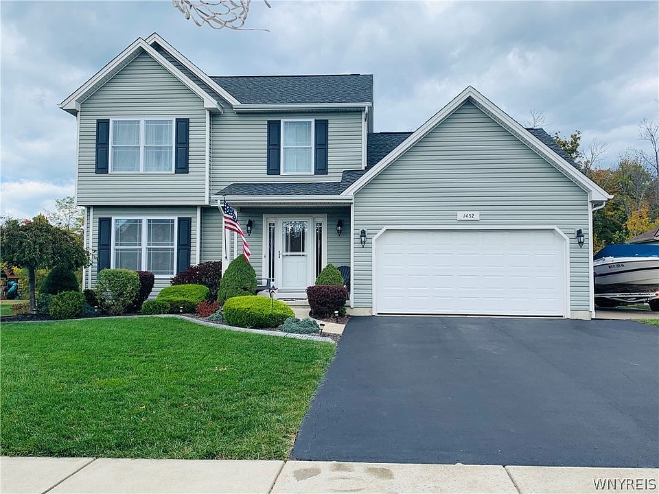1st image of 1452 Evergreen Dr