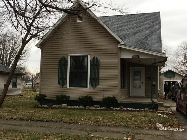 2608 Champaign Ave, Mattoon, IL 61938