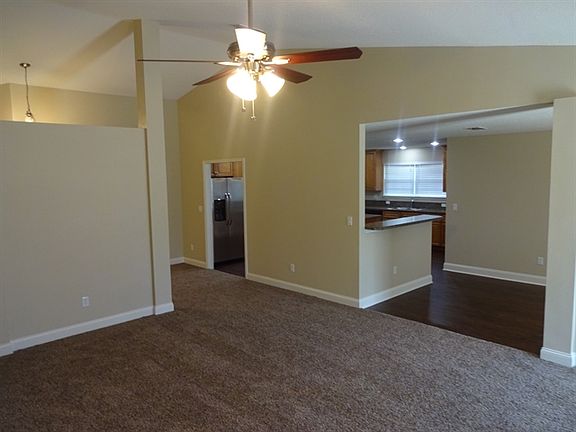 4th image of 3233 Silverado Cir