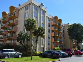 9320 Fontainebleau Blvd