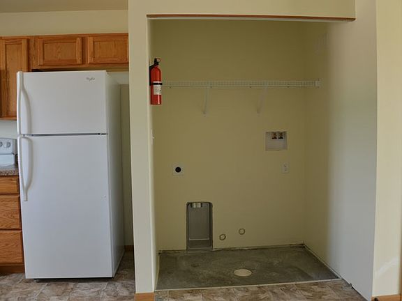 4th image of 102 Gardens Ct APT 11