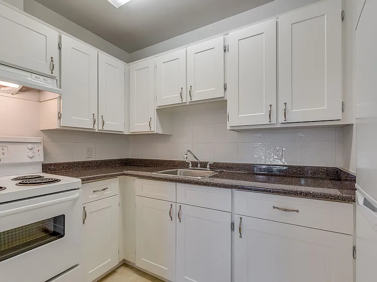 695 SE Marine Dr #605 — Photo 38