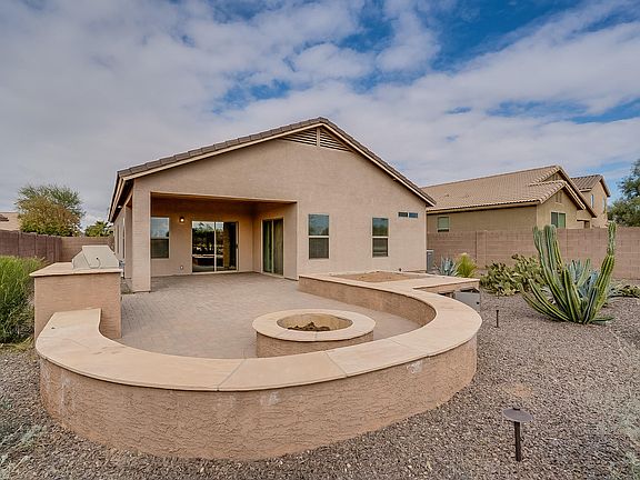 5th image of 1067 W Stephanie Ln