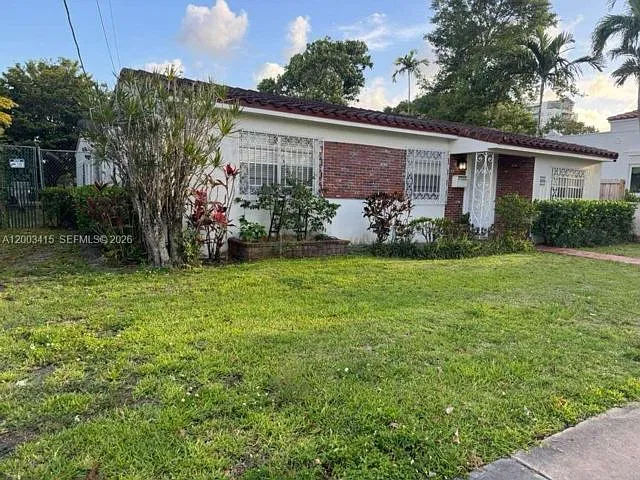 3 bed, 2.0 bath, 1780 sqft, $5,500 — Photo 2
