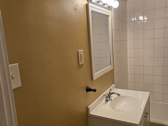 5th image of 4908 Lowe Rd