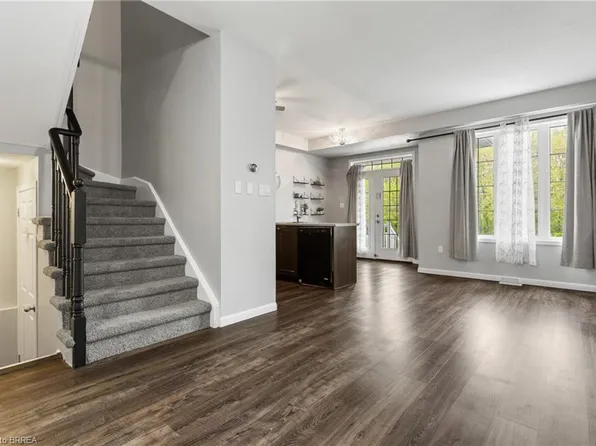 21 Diana Ave #32, Brantford, ON N3T 0G7