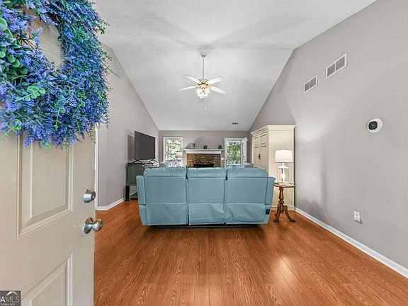 3rd image of 123 Azalea Dr