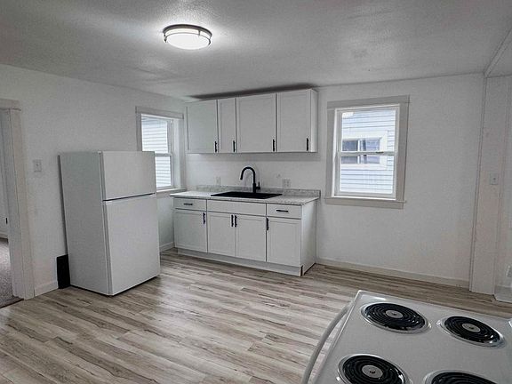 5th image of 1016 4th Ave