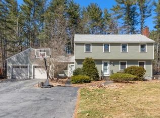 10 Cheyenne Rd, Pepperell, MA 01463