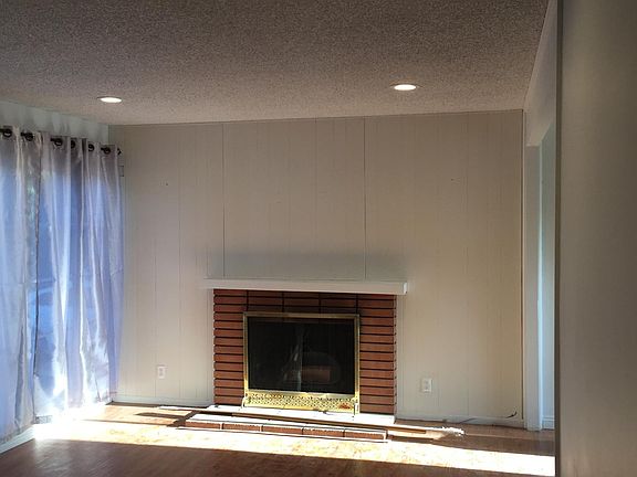 5th image of 467 S Michillinda Ave