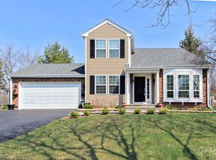 595 Timberwood Dr, Lake Zurich, IL 60047