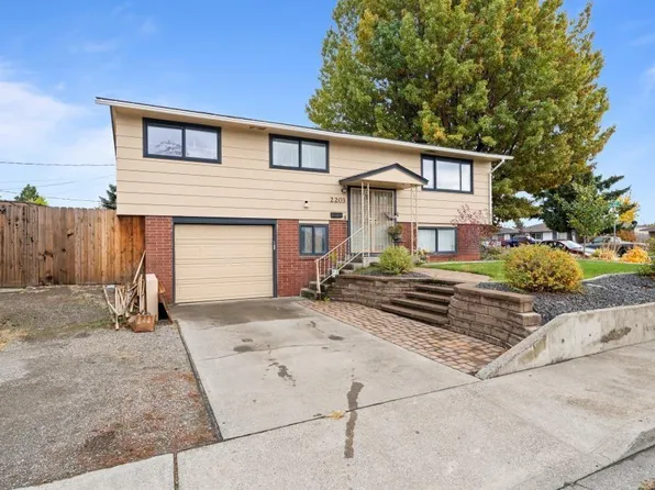 2203 N 7th Ave, Pasco, WA 99301