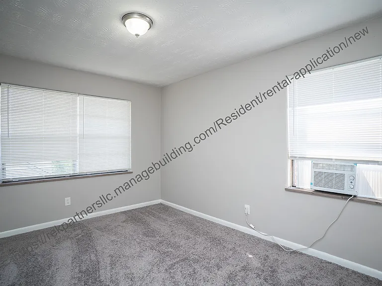 2525 Lakeview Ave — Photo 6