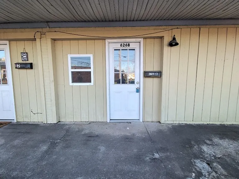 626 Power St — Photo 37