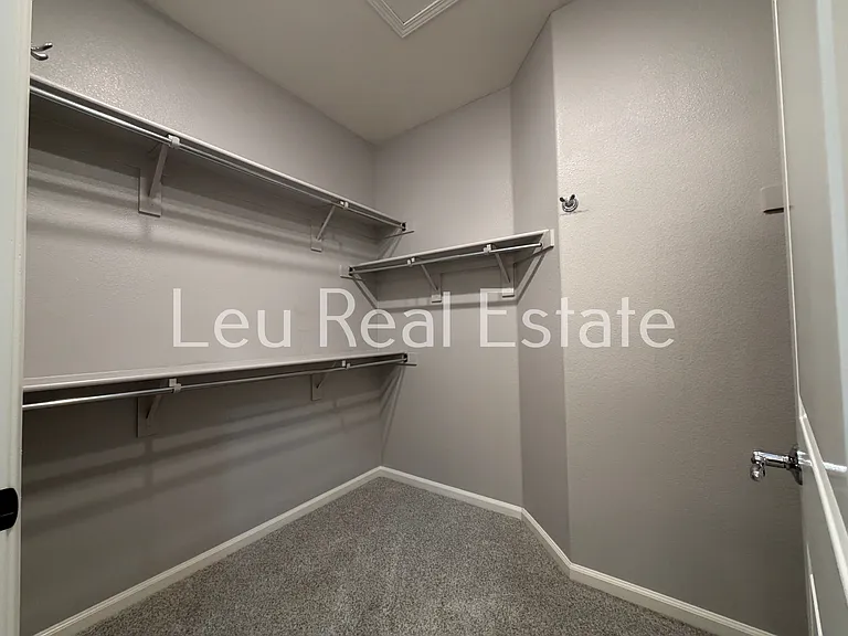 7424 Foxburgh Ct — Photo 12