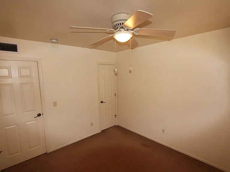 814 W Summit Ave — Photo 10