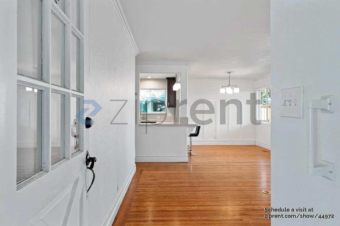 3 bed, 1168 sqft, $2,950 — Photo 4