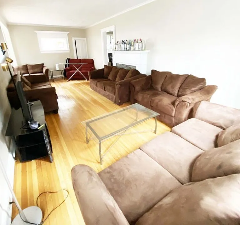 76 Front St #11