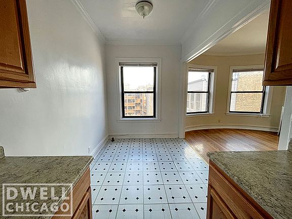 5th image of 6810 N Lakewood Ave APT 3B
