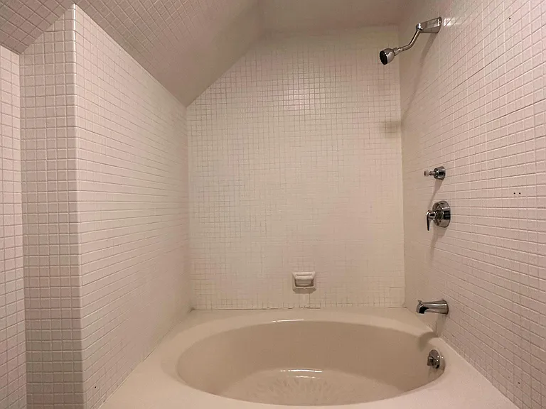 2860 Whitney Ave #1 — Photo 11