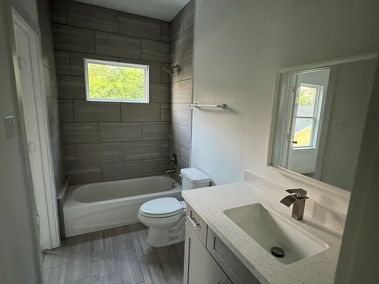 7608 Easter St — Photo 16