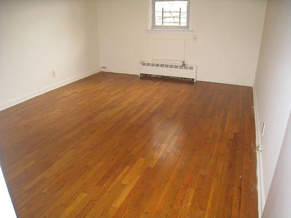 4th image of 23-33 38th St #2