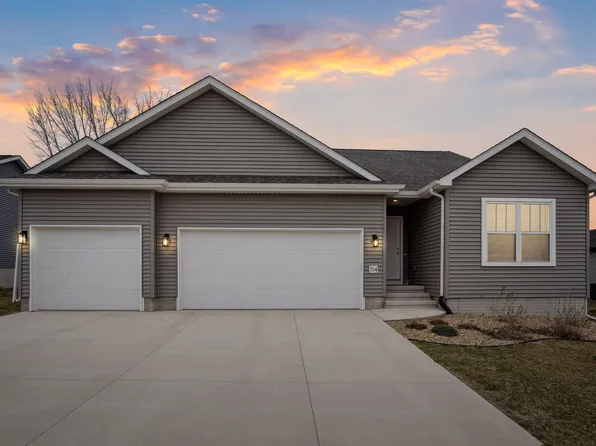 114 Sunbird Ct, Waterloo, IA 50701