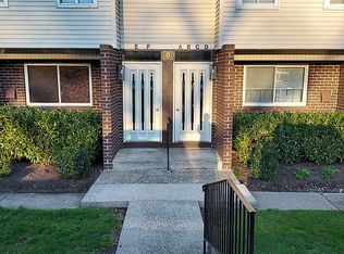 8A Blue Hill Cmns, Orangeburg, NY 10962