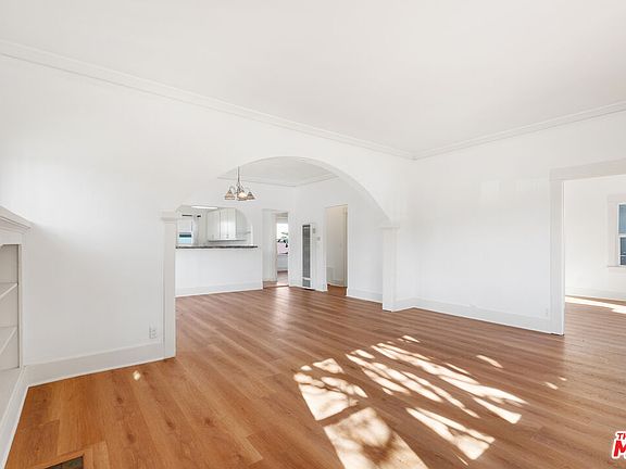 2nd image of 2277 W 31st St
