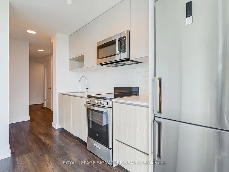 799 The Queensway #820 — Photo 17