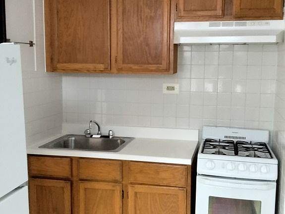 4th image of 2140 S Harvey Ave #1L