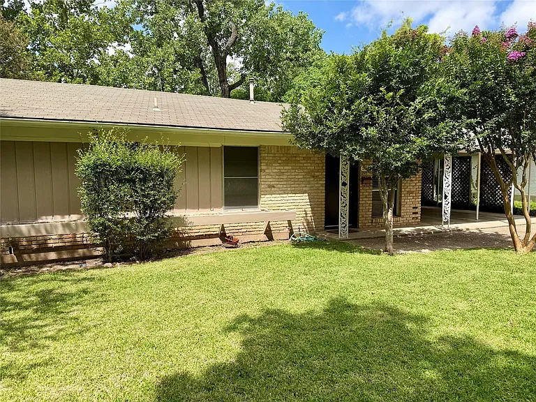 5510 Delwood Dr — Photo 3