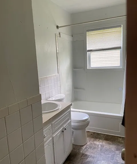 816 Howell St — Photo 6
