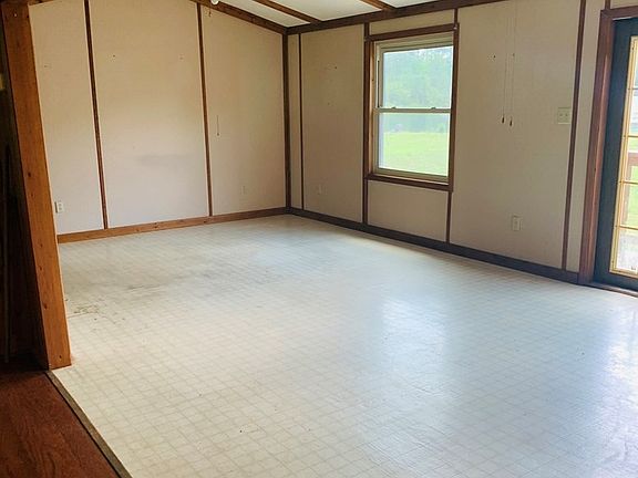 3rd image of 59 Forest Lake Dr