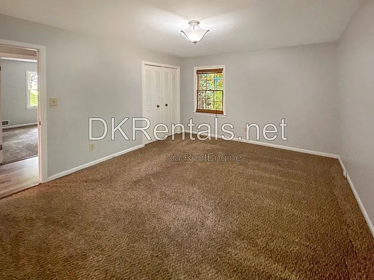 1580 Bainbridge Ln — Photo 16